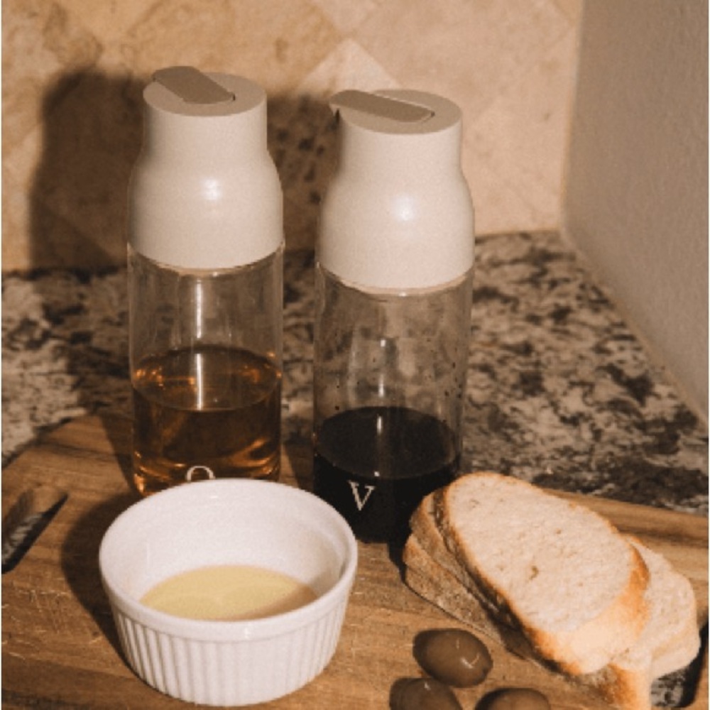 Elegant Oil and Vinegar Dispenser Set - Cream and Clear